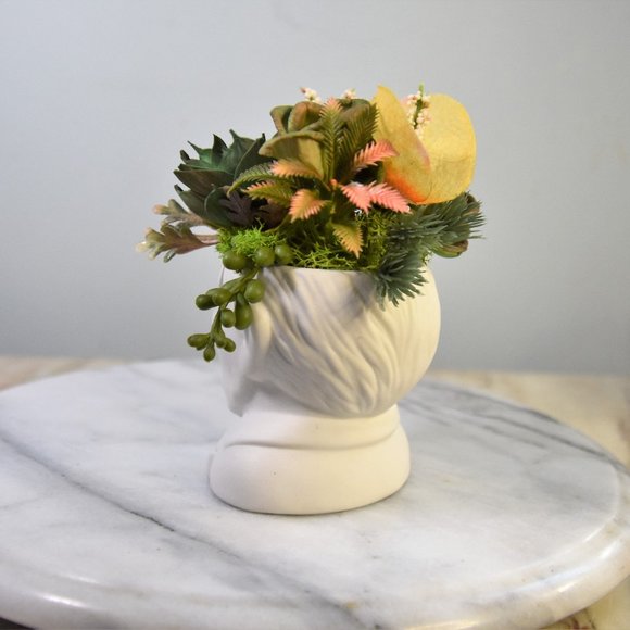 UNIQUE! Vincent Van Gogh bust planter filled with Sola wood succulents - Picture 8 of 10